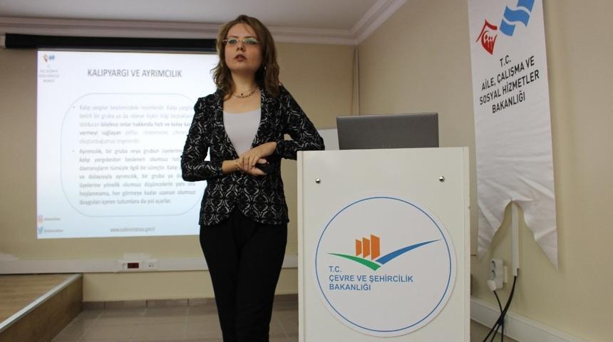 &ldquo;Kadına Y&ouml;nelik Şiddetle M&uuml;cadele&rdquo; semineri d&uuml;zenlendi
