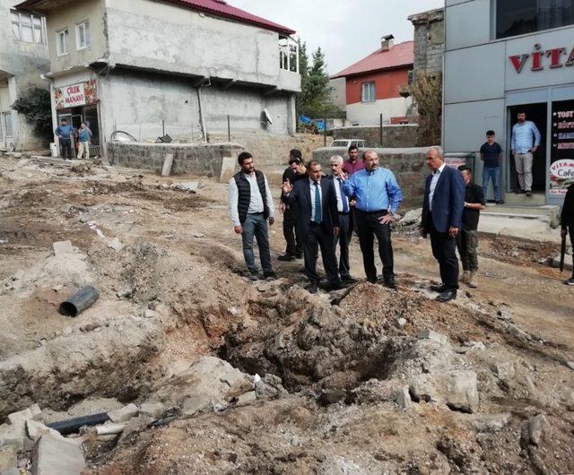 Vali Ustaoğlu altyapı çalışmalarını yerinde inceledi