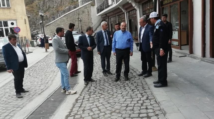 Vali Ustaoğlu altyapı &ccedil;alışmalarını yerinde inceledi