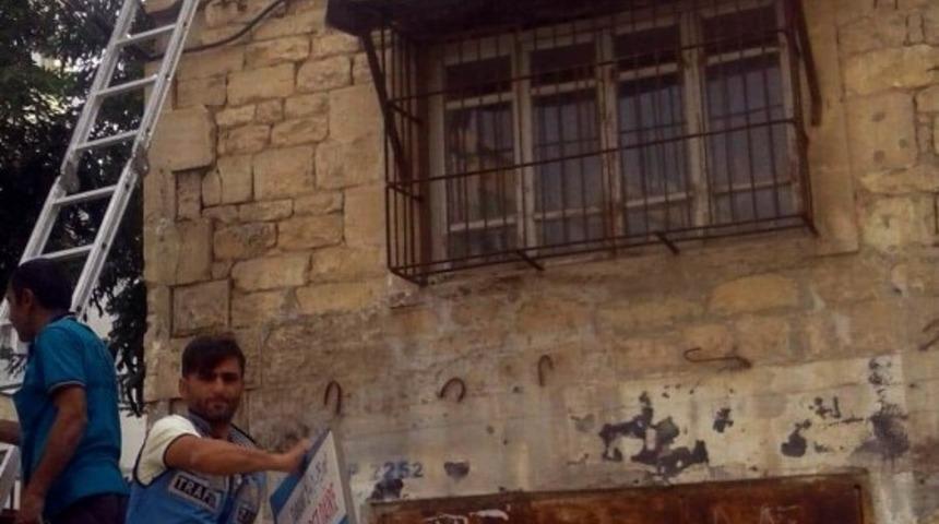 G&ouml;rsel kirliliğe yol a&ccedil;an tabelalar s&ouml;k&uuml;l&uuml;yor