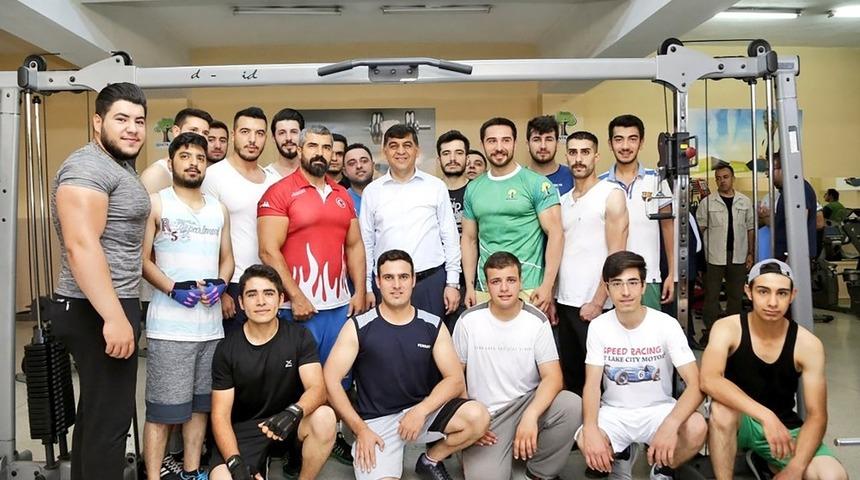 Şehitkamil&rsquo;de 21 farklı spor merkezinde yıl boyunca 30 bin kişi spor yapıyor