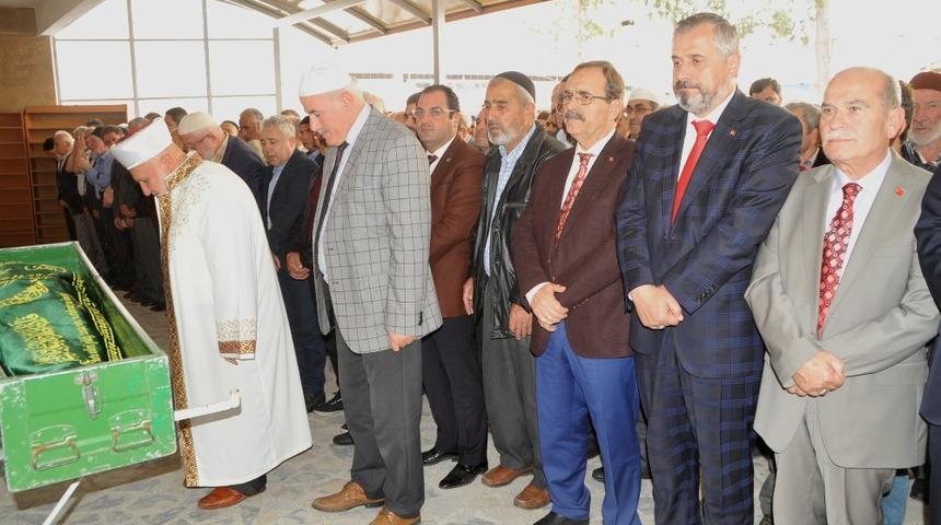 Başkan Şahin, Kaşık&ccedil;ı&rsquo;nın cenazesine katıldı