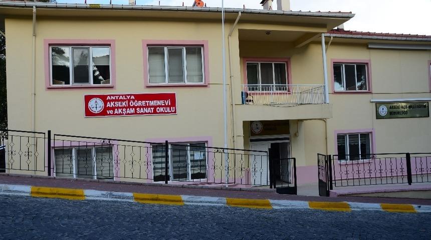 Akseki &Ouml;ğretmenevi yenilendi