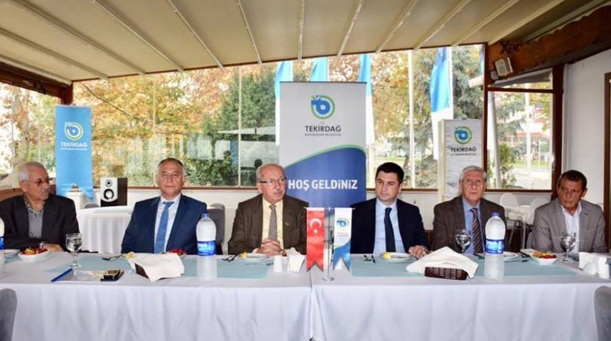 Başkan Kadir Albayrak muhtarlarla buluştu