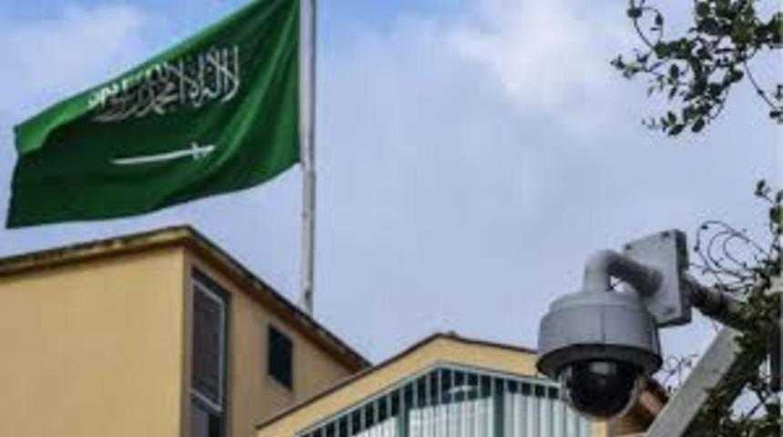 Suudi Arabistan'a ait askeri uçak düştü!