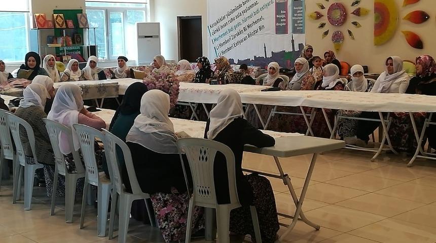 B&uuml;y&uuml;kşehir Belediyesi yaşlıları yemekte buluşturdu