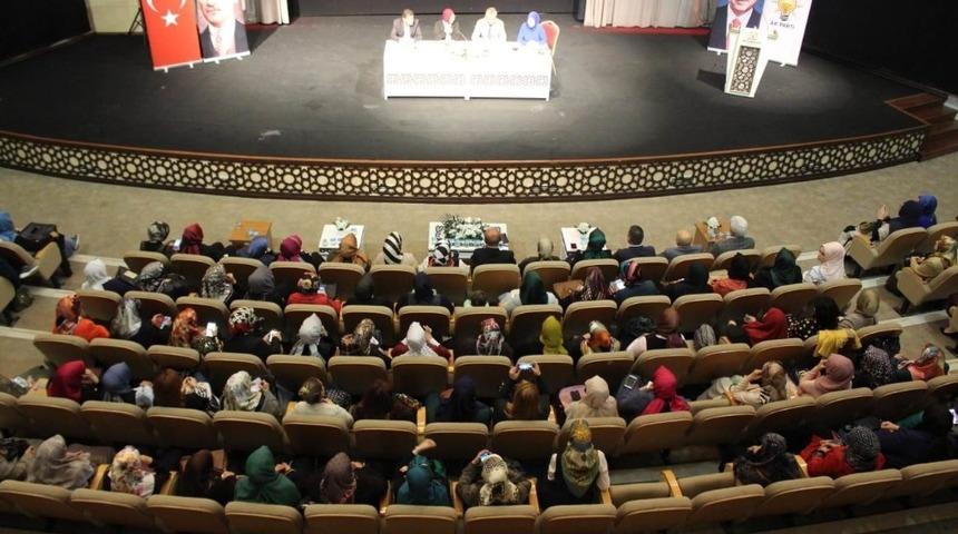 Konya&rsquo;da &ldquo;Mutlu Ebeveyn, G&uuml;&ccedil;l&uuml; Aile&rdquo; programı