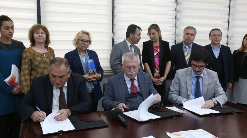Bolu&rsquo;da,  &lsquo;Anneler &Uuml;niversitede Projesi&rsquo; protokol&uuml; imzalandı