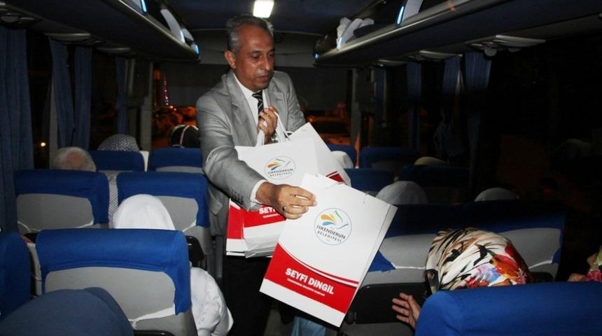 Başkan Seyfi Dingil&rsquo;den umre yolcularına hediye