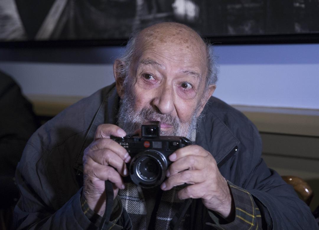 Ara G&uuml;ler kimdir? İşte efsane foto muhabiri Ara G&uuml;ler&rsquo;in hayatı