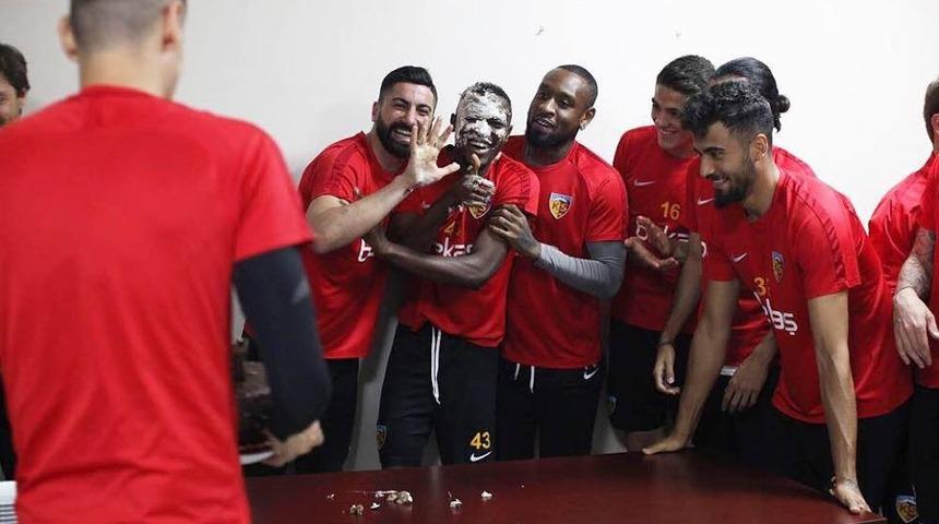 Kayserispor&rsquo;da doğum g&uuml;n&uuml; s&uuml;rprizi