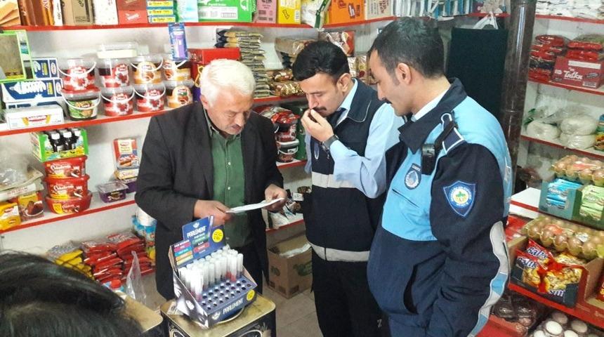 Zabıta esnafları denetledi