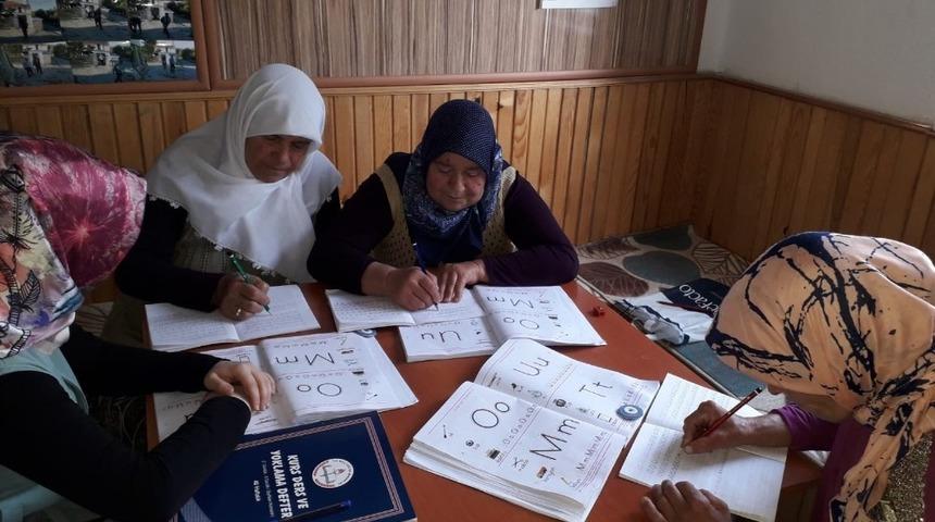 Okuma yazma seferberliği k&ouml;ylere taşındı