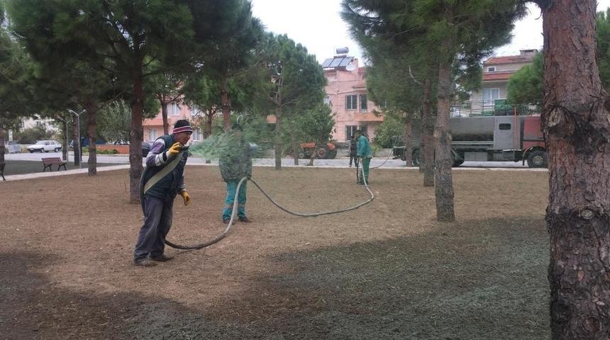 Burhaniye&rsquo; de parklara son sistem &ccedil;imlendirme yapılıyor