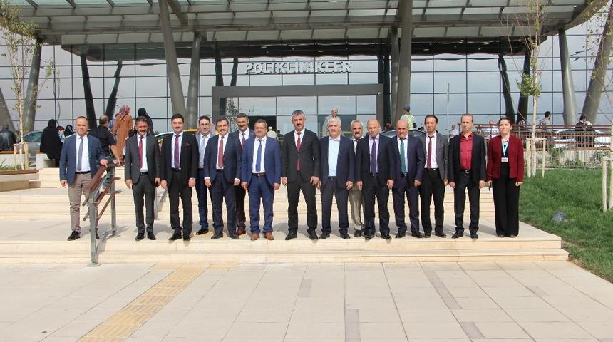 Komşu illerin sağlık m&uuml;d&uuml;rleri Şehir Hastanesini inceledi