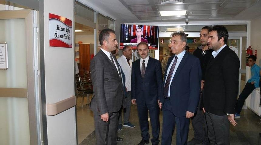 Vali Toprak, Ağız Ve Diş Sağlığı Merkezini ziyaret etti