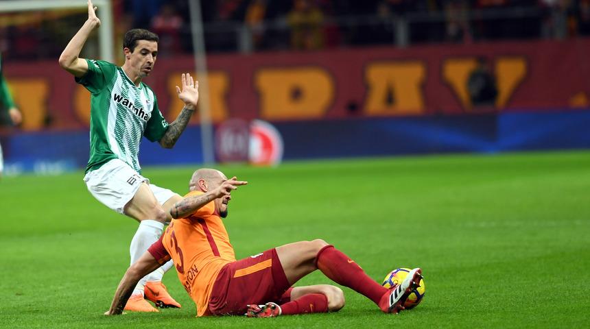 Galatasaray - Bursaspor maçının saati değişti! 