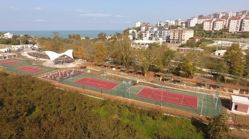 Ak&ccedil;akoca emin adımlarla ilerliyor