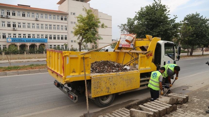 MESKİ ızgara ve kanal temizlik &ccedil;alışmalarını s&uuml;rd&uuml;r&uuml;yor