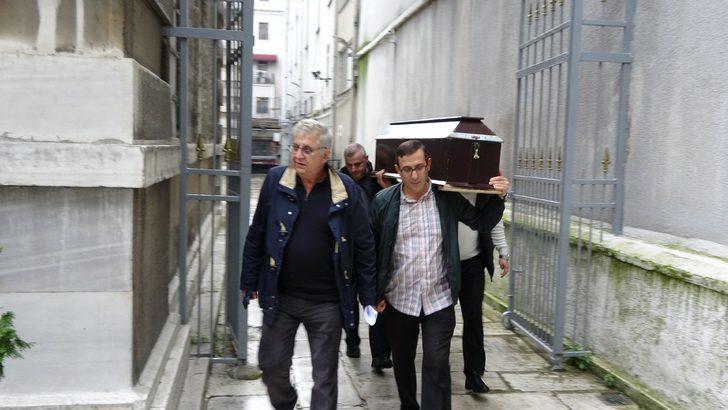 Ara Güler'in cenazesi Beyoğlu'ndaki kiliseye getirildi  G4