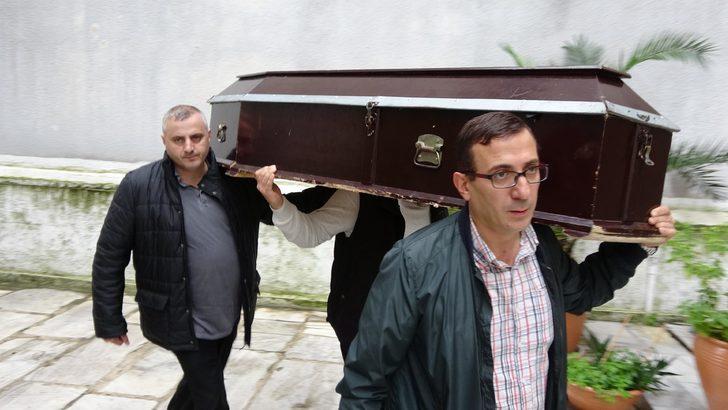 Ara Güler'in cenazesi Beyoğlu'ndaki kiliseye getirildi  G5