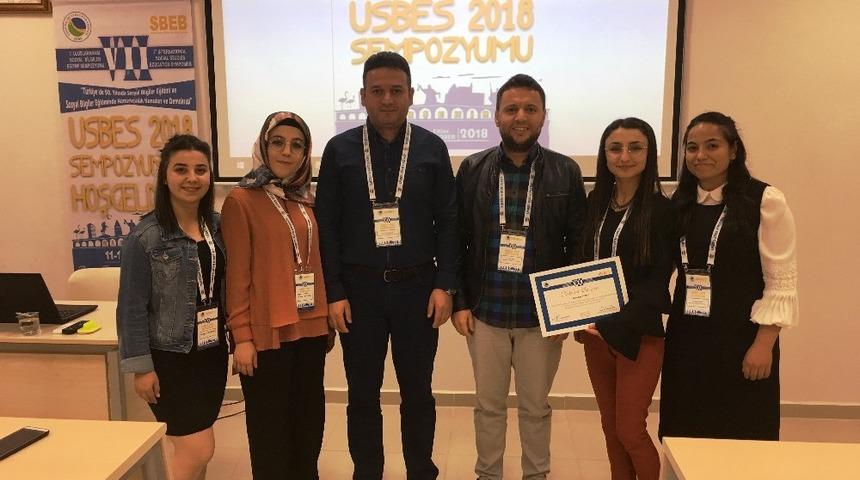 NE&Uuml;&rsquo;l&uuml; &ouml;ğrenciler USBES&rsquo;te bildiri sunup oturumlarda yer aldı