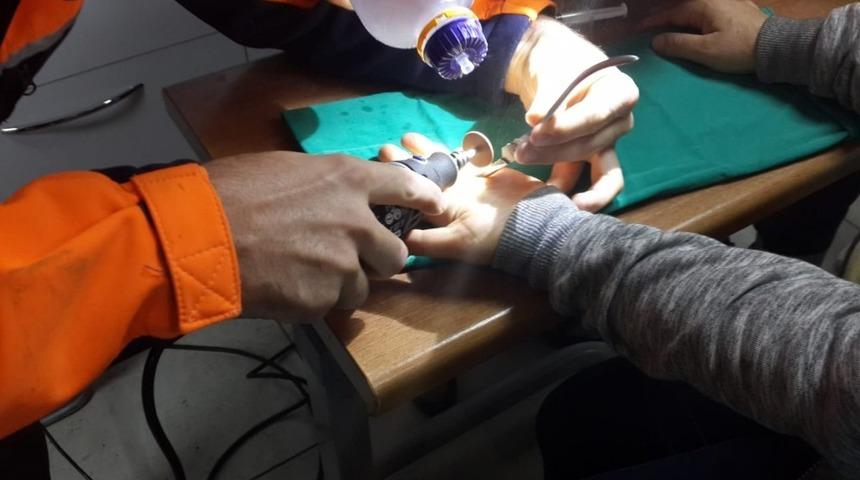 AFAD ekiplerinden y&uuml;z&uuml;k operasyonu