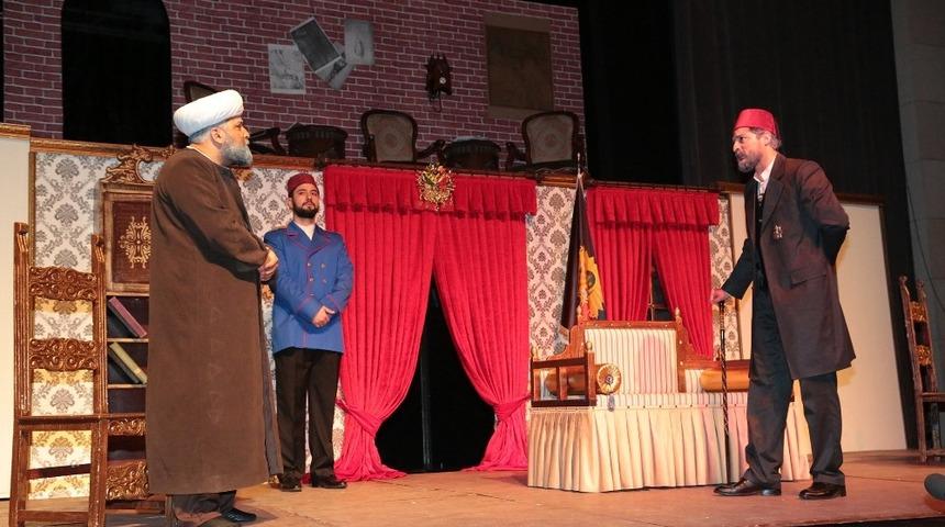 Konya Şehir Tiyatrosu yeni sezonda perdelerini a&ccedil;ıyor