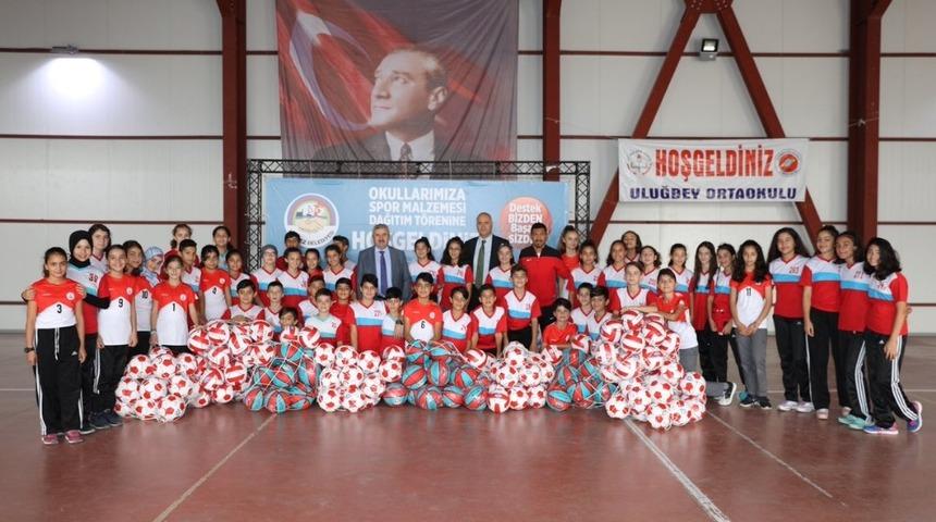 Başkan Baran eğitimden desteğini &ccedil;ekmiyor