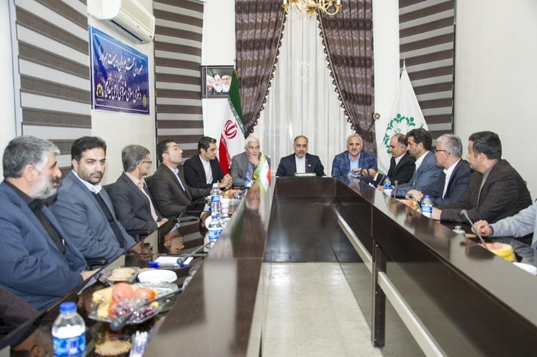 Vali Zorluoğlu, Hoy Belediyesi şura &uuml;yeleriyle bir araya geldi