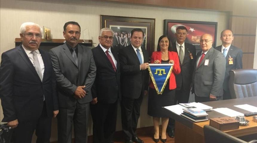 Milletvekillerine &rsquo;&rsquo;Taraklı Tamga&rsquo;&rsquo; hediye edip destek istediler