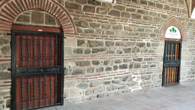 Tarihi Pirin&ccedil; Han daki &ccedil;elik kapı s&ouml;k&uuml;ld&uuml; 4