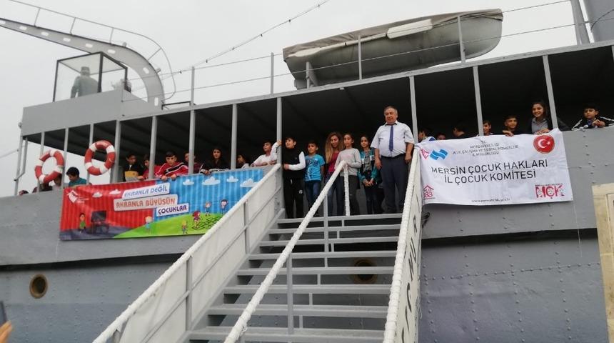 &Ccedil;ocuklar Tarsus&rsquo;ta hayvanat bah&ccedil;esini gezdi