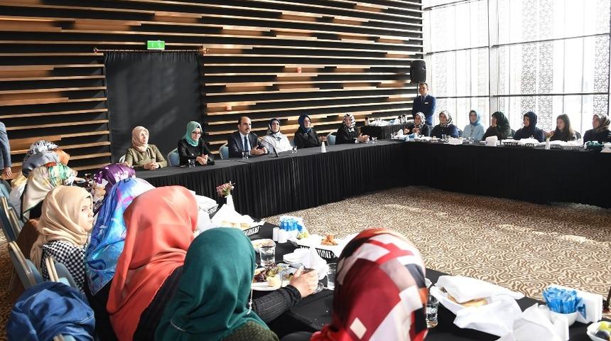 Başkan Altay, Şehir İstişarelerinde AK Parti Kadın Kolları ile buluştu