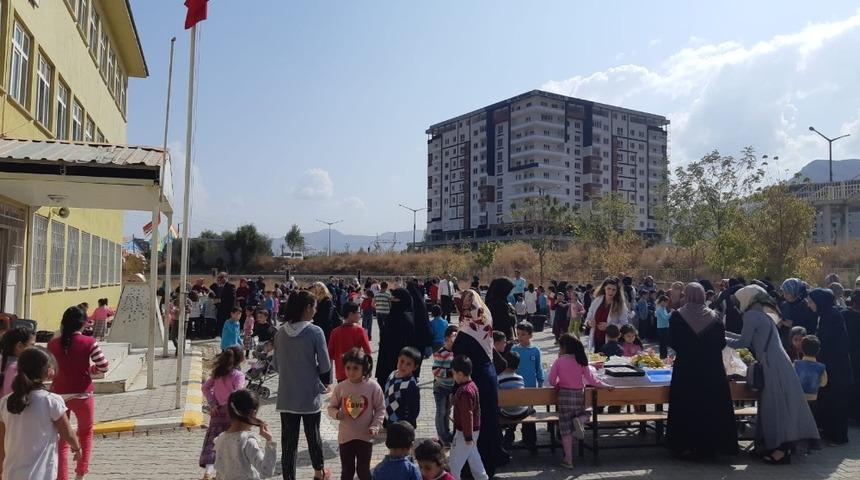 Muş İMKB İlkokulunda kermes etkinliği
