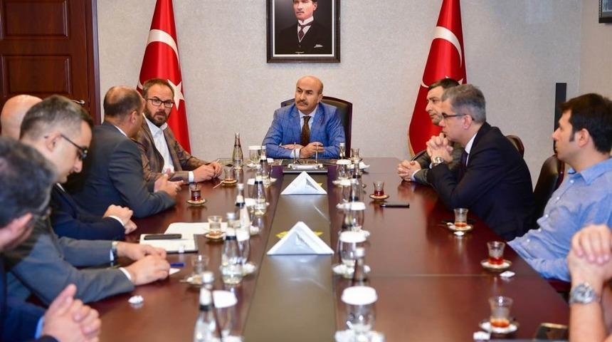 Vali Demirtaş: "Aladağ&rsquo;da madencilikte &ouml;zel sekt&ouml;r yatırımına desteğe hazırız"