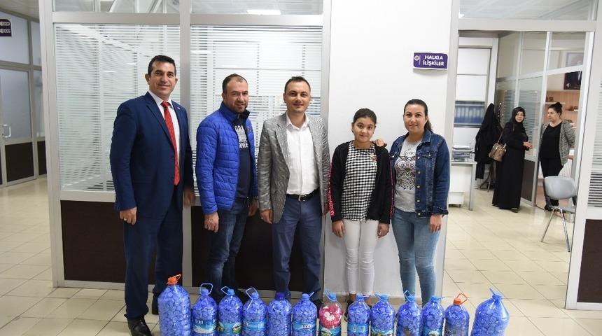 M&uuml;nire, 2 bin kapakla &ldquo;Mavi Kapak&rdquo; kampanyasına destek oldu