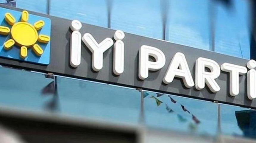 İzmir'de İYİ Parti depremi! 17 ilçe başkanı görevinden istifa etti