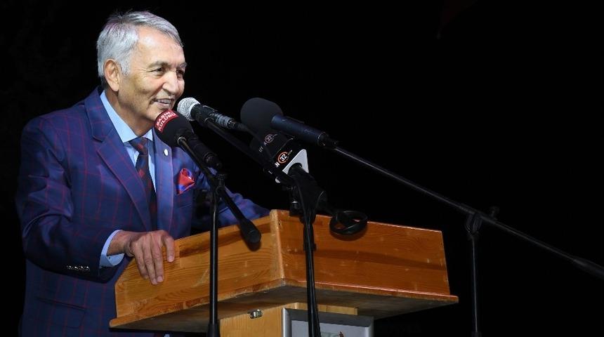 Başkan G&uuml;naydın: &ldquo;Parti, mahalle, kişi ayrımı yapmadan hizmet veriyoruz&rdquo;