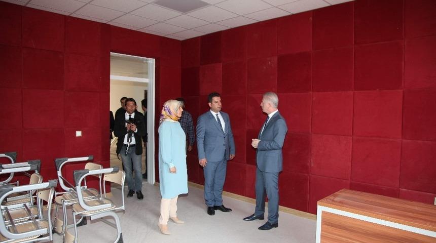 İşitme Engelliler Lisesi ve Sağlık Meslek Lisesi eğitime hazır