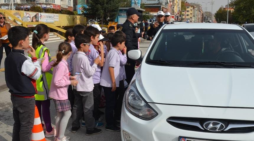 Boz&uuml;y&uuml;k&rsquo;te "Bu Yolda Hep Birlikteyiz" projesinin uygulama eğitimleri yapıldı