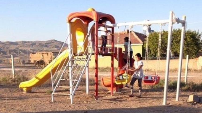 Tatbekirli k&ouml;y&uuml;ne Tanap desteği ile &ccedil;ocuk parkı