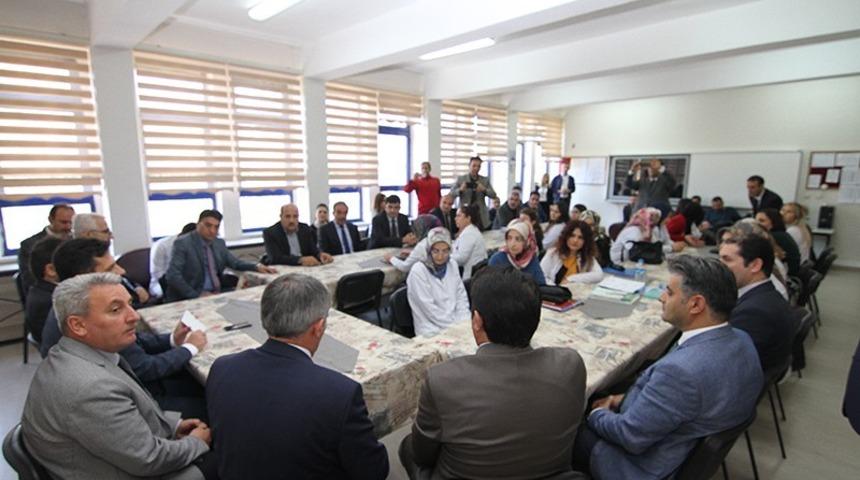 Okullar Z-engin Yaşıyor Robotunu yapıyor