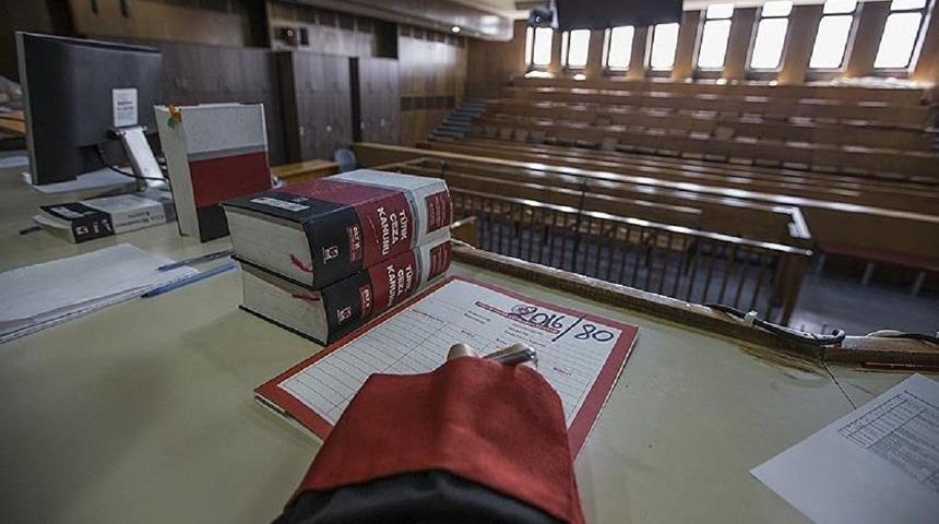 Mahkeme salonu buz kesti! FETÖ sanığı çıkarken öyle bir şey söyledi ki...