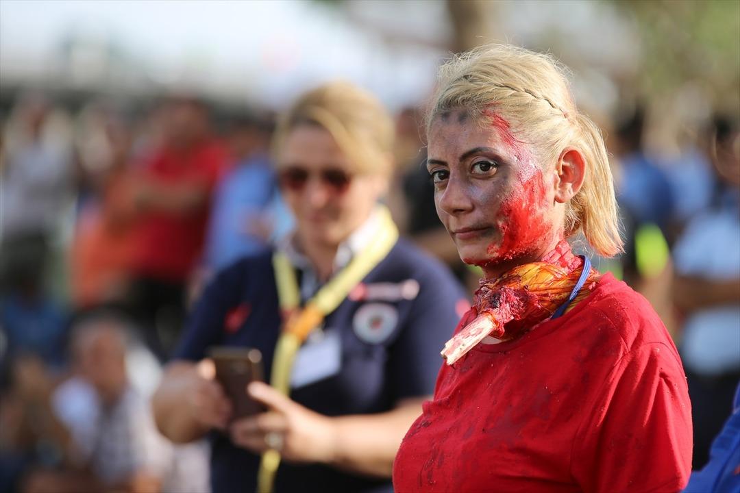 Mersin'de nefes kesen tatbikat! Ger&ccedil;eğini aratmadı!