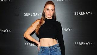 Serenay Sarıkaya’nın göbeğini içine çekmesi olay oldu!