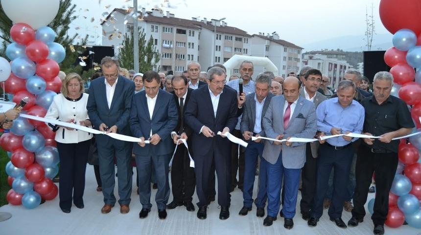 &Uuml;niversite Mahallesi parkının a&ccedil;ılışı yapıldı