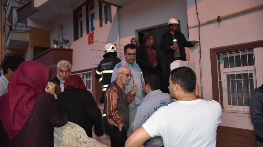 Elektrik kontağından &ccedil;ıkan kıvılcım mahalleliyi ayağa kaldırdı