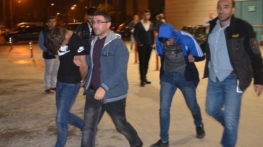 &lsquo;Dur&rsquo; ihtarına uymayan otomobil kovalamaca sonucu yakalandı