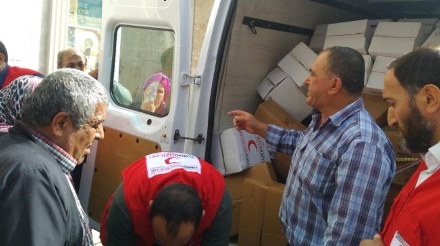 Kızılay’dan ihtiyaç sahiplerine gıda yardımı